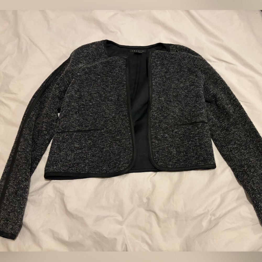 Theory size 4 boucle black cropped jacket